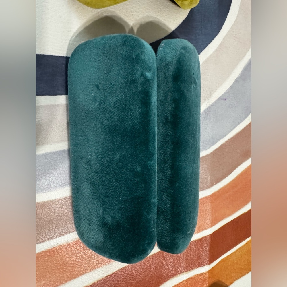 Gucci Teal Sun Glasses Case - Picture 5 of 6
